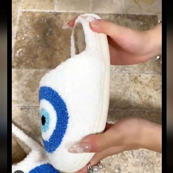Soft & Cozy Boho Brand New Lucky Evil Eye of Protection Plush Sherpa Slippers - Picture 13 of 15